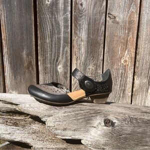 Riskier Antistress black & taupe Mary Jane wedge heel sandal shoes size 8.5